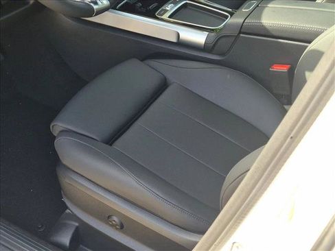 New 2026 Mercedes-Benz GLB 250 image 4