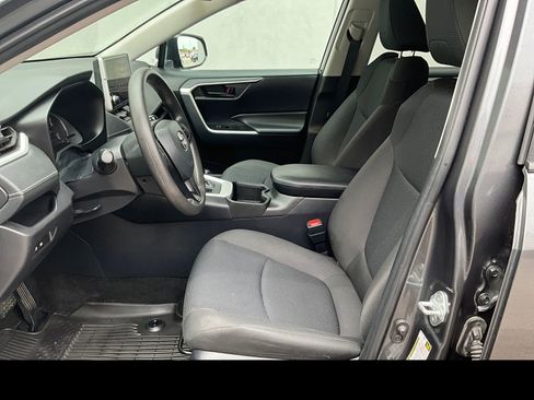 Used 2024 Toyota RAV4 LE AWD/4WD image 2