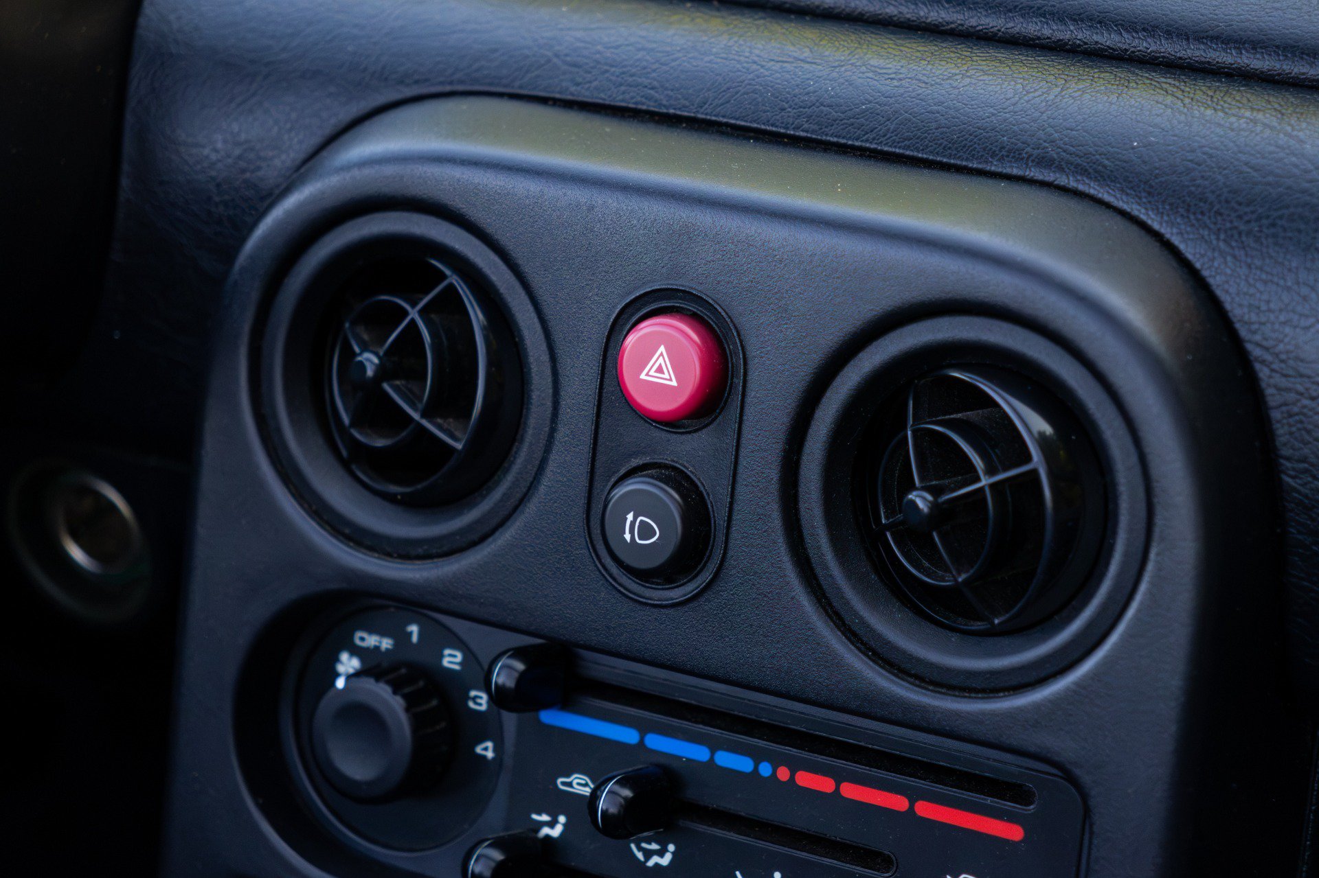Used 1990 MAZDA MX-5 Miata RWD image 48
