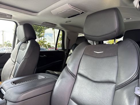 Used 2020 Cadillac Escalade Luxury AWD/4WD image 42