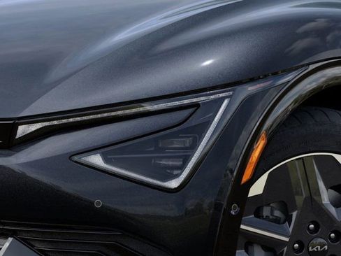 New 2025 Kia EV6 Light w/ Light LR Technology Package RWD image 10