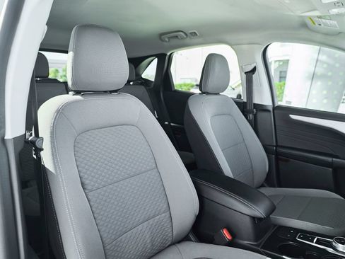 Used 2022 Ford Escape SE FWD image 24