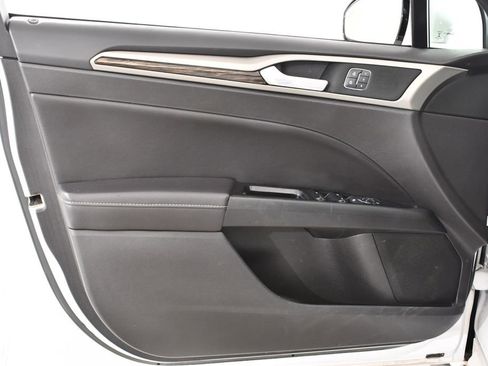 Used 2014 Ford Fusion SE w/ Equipment Group 202A FWD image 24