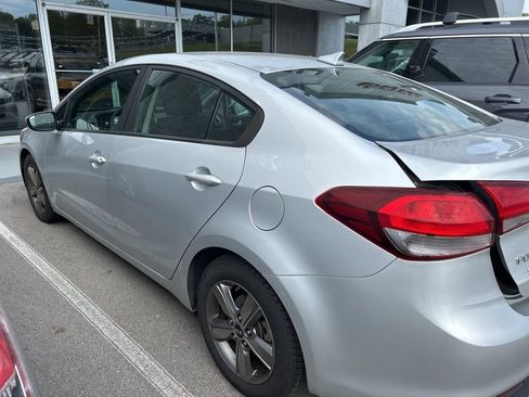 Used 2018 Kia Forte LX w/ LX Popular Package image 4