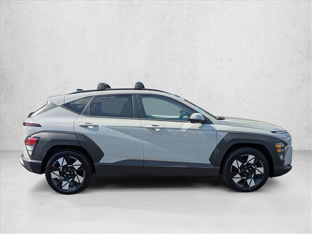 Used 2025 Hyundai Kona SEL FWD image 3