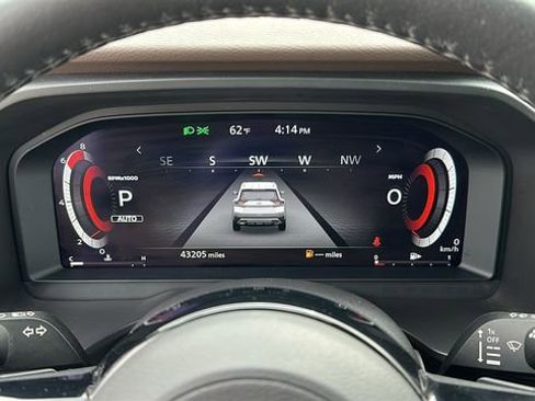 Certified 2023 Nissan Rogue Platinum w/ Platinum Premium Package AWD/4WD image 15