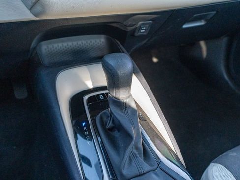 Used 2025 Toyota Corolla LE image 29