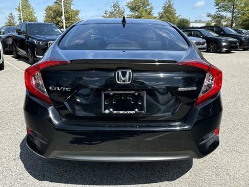 Used 2017 Honda Civic Touring image 4
