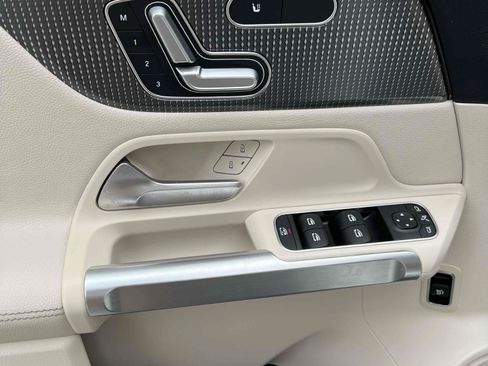 Used 2020 Mercedes-Benz GLB 250 4MATIC image 69