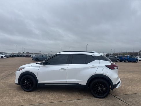 Certified 2023 Nissan Kicks SR w/ SR Premium Package image 12