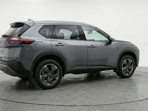 Used 2025 Nissan Rogue SV image 9