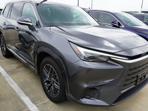 Used 2025 Lexus TX 350 AWD w/ Technology Package image 3