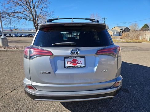 Used 2018 Toyota RAV4 XLE image 7