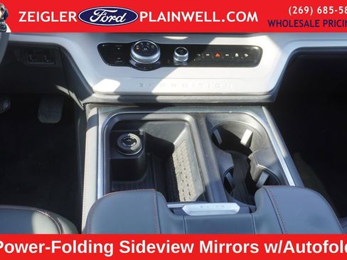 Used 2025 Ford Expedition Active image 21