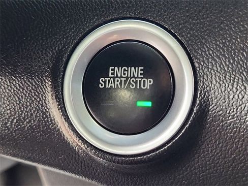 Used 2024 GMC Terrain SLE w/ Driver Convenience Package image 17