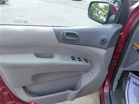 Used 2009 Kia Sedona LX w/ PWR Pkg image 8