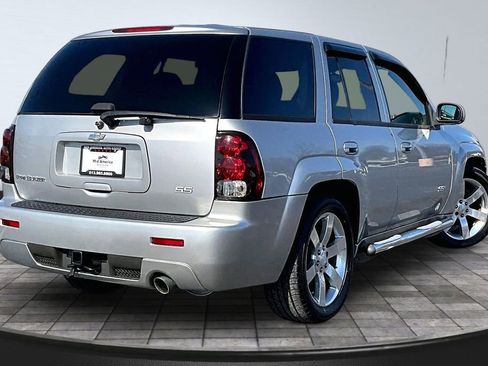 Used 2008 Chevrolet TrailBlazer SS w/ Sun And 6-Disc Cd Package image 2