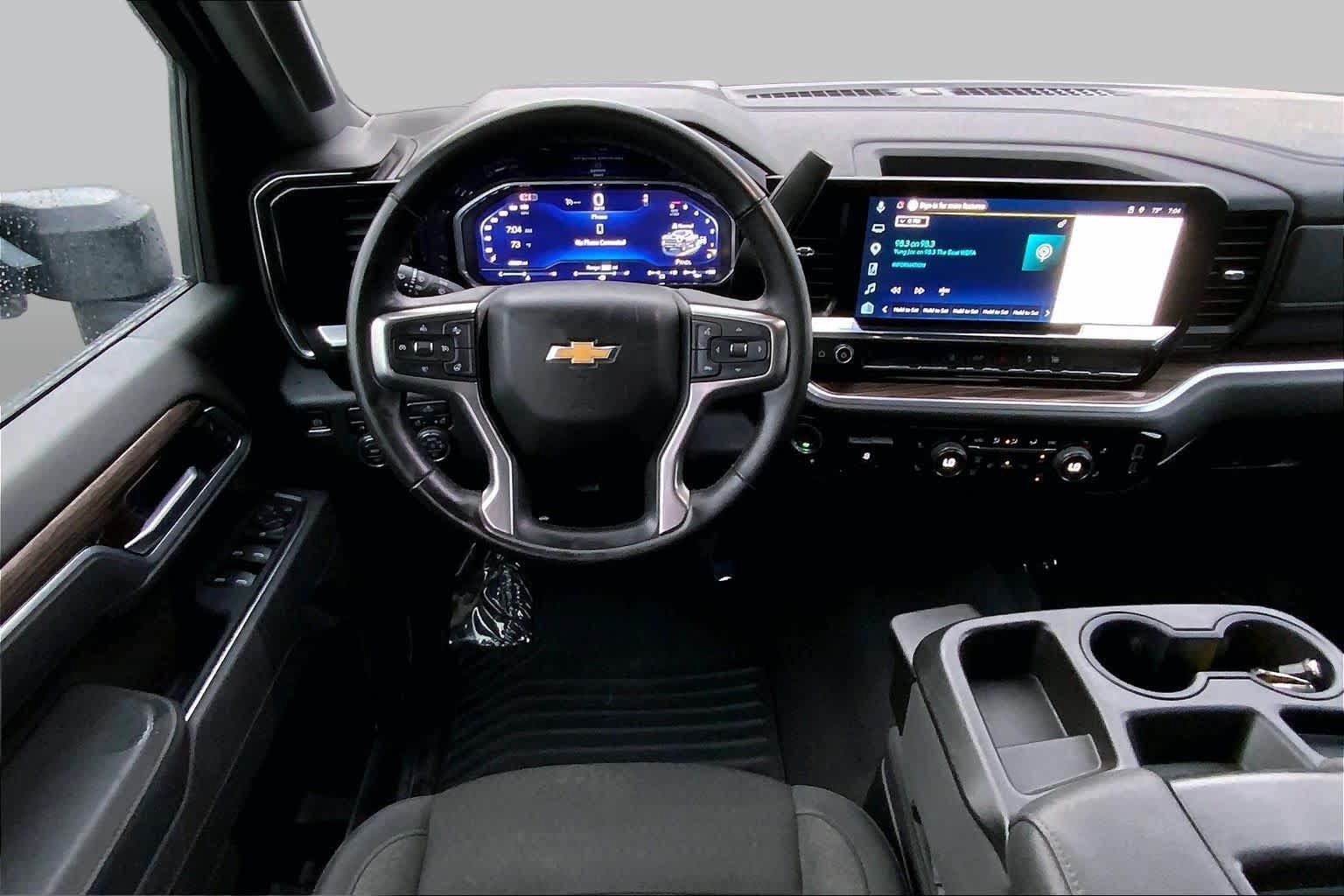 Used 2025 Chevrolet Silverado 2500 LT w/ Convenience Package AWD/4WD image 10