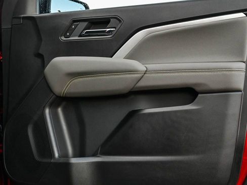 New 2026 Chevrolet Colorado ZR2 w/ Technology Package AWD/4WD image 8
