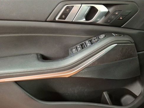 Used 2022 BMW X5 xDrive40i w/ M Sport Package AWD/4WD image 8