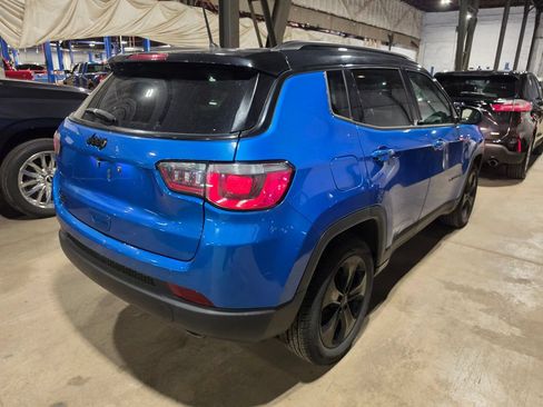 Used 2018 Jeep Compass Latitude AWD/4WD image 2