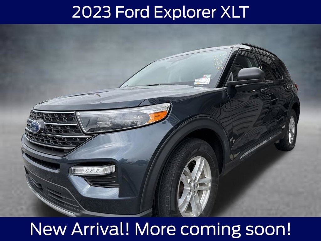 Used 2023 Ford Explorer XLT w/ Equipment Group 202A AWD/4WD image 2
