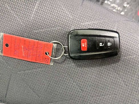 Certified 2019 Toyota RAV4 XLE AWD/4WD image 31