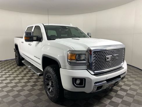 Used 2015 GMC Sierra 2500 Denali w/ Duramax Plus Package image 1