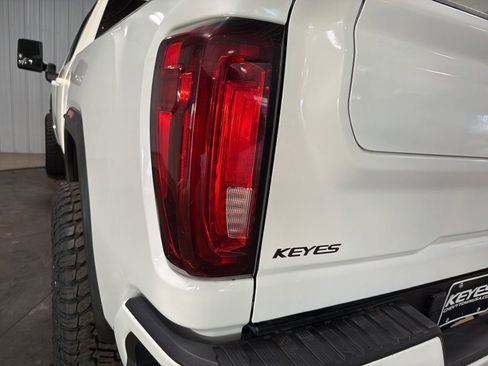 Used 2022 GMC Sierra 3500 AT4 w/ AT4 Preferred Package image 16