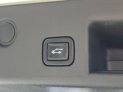 Used 2021 Chevrolet Equinox LT FWD image 10
