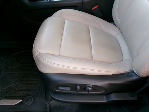 Used 2023 Chevrolet Traverse LT w/ LPO, Floor Liner Package AWD/4WD image 14