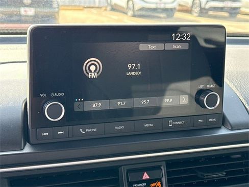 Used 2024 Honda Pilot Sport image 23