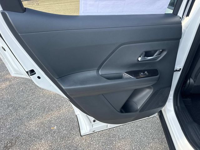 New 2027 Nissan Kicks SV w/ Cold Weather Package FWD image 14