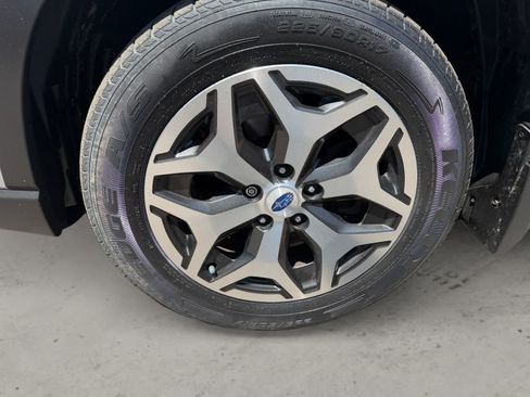 Used 2019 Subaru Forester Premium AWD/4WD image 11