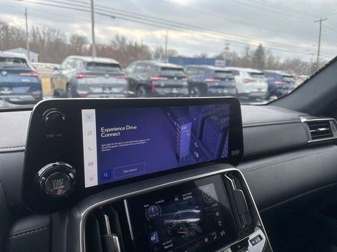 Used 2023 Lexus LX 600 4WD w/ Luxury Package image 14