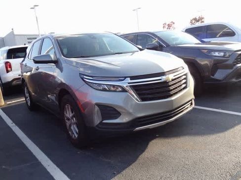Used 2023 Chevrolet Equinox LT image 3