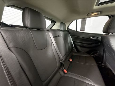 Used 2022 Buick Encore GX Essence w/ Experience Buick Package image 39