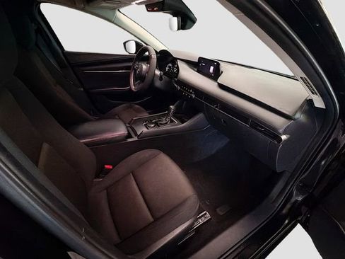 Used 2020 MAZDA MAZDA3 Sedan image 24