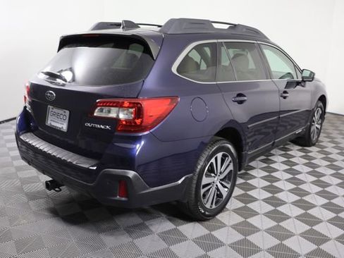 Used 2018 Subaru Outback 2.5i Limited AWD/4WD image 8