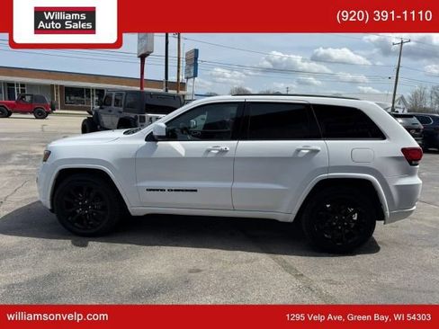 Used 2019 Jeep Grand Cherokee Altitude AWD/4WD image 6