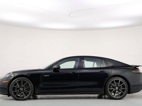 Used 2022 Porsche Panamera 4 w/ Premium Package image 9
