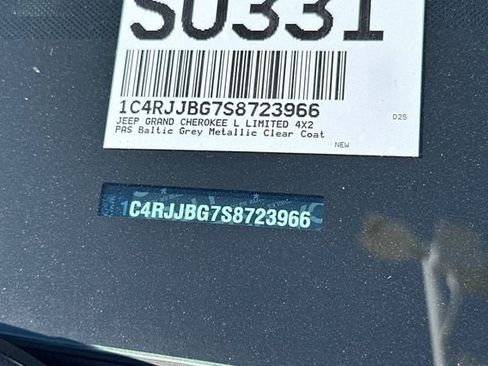 New 2025 Jeep Grand Cherokee L Limited w/ Luxury Tech Group II image 27