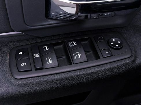 Used 2023 RAM 1500 Classic SLT image 16