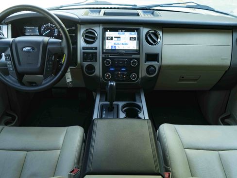 Used 2016 Ford Expedition EL XLT w/ Equipment Group 202A RWD image 25