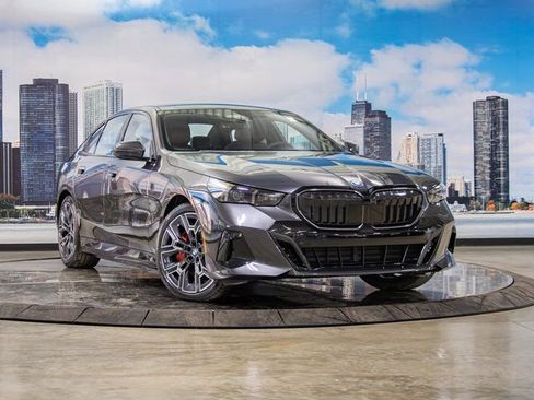 New 2026 BMW 550e xDrive image 1