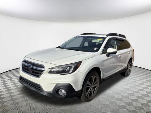 Used 2019 Subaru Outback 2.5i Limited image 3