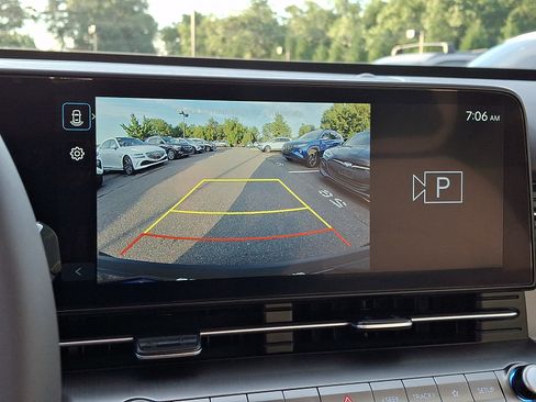 Certified 2025 Hyundai Kona SEL AWD/4WD image 22