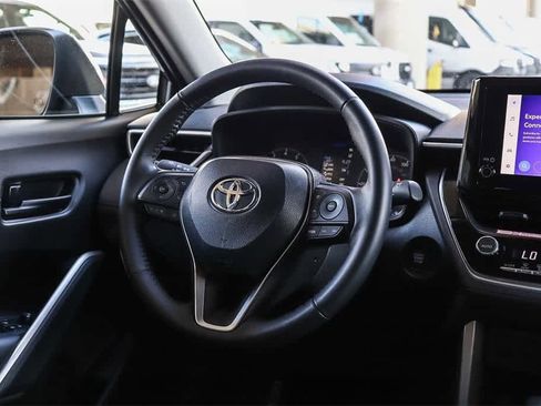 Used 2024 Toyota Corolla Cross LE w/ Moonroof Package image 16