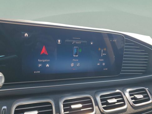 New 2026 Mercedes-Benz GLS 450 4MATIC image 32