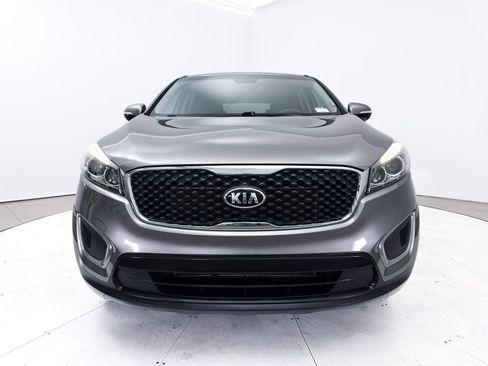Used 2016 Kia Sorento L image 9